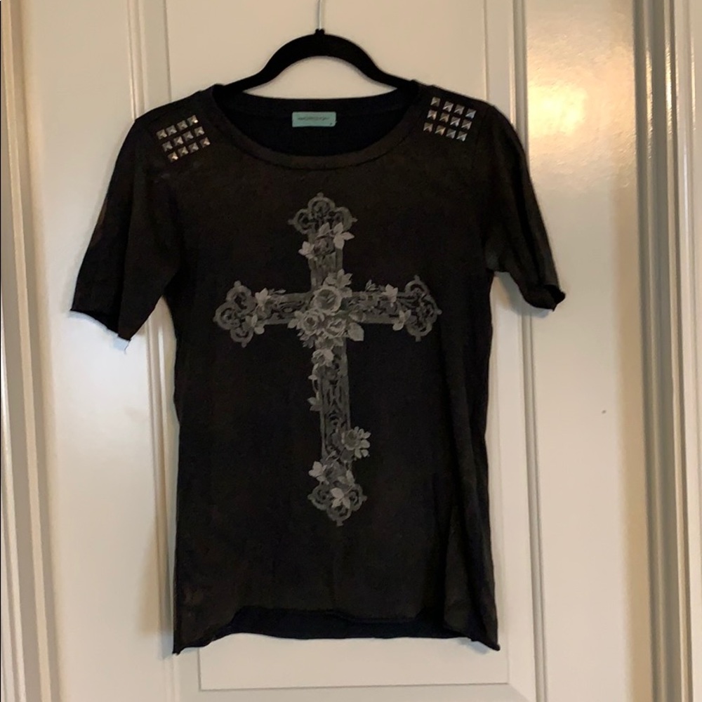 Cross t-shirt